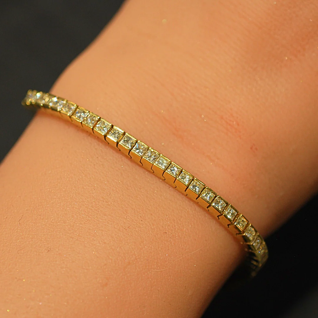 18ct gold diamond tennis bracelet - Image 3
